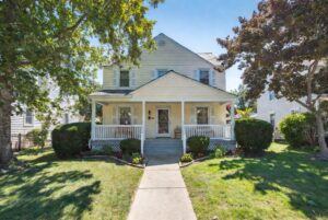 Cost of selling a house in Southern Maryland — inviting suburban Maryland home on a sunny day
